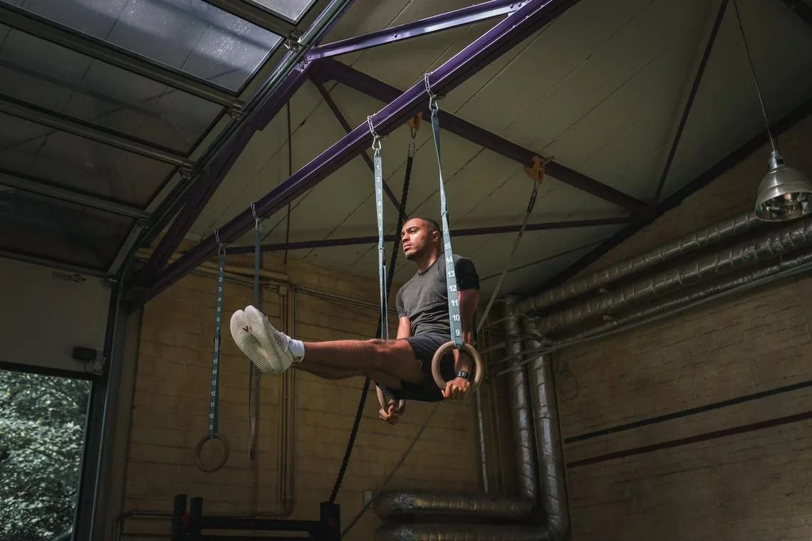 Ringe-Training in der Halle